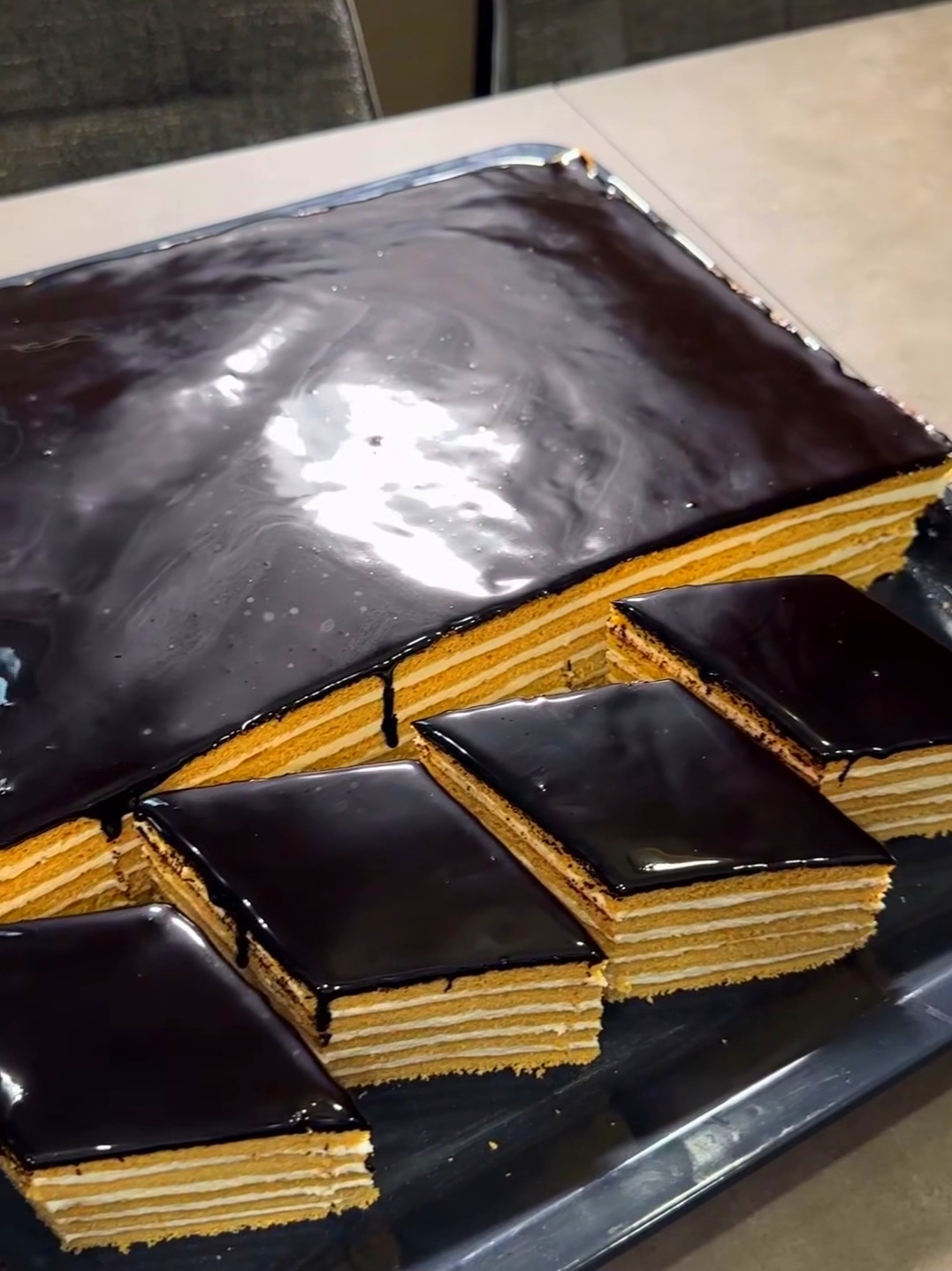 Смачніший і ніжніший нашого медовика! Він просто тане в роті! Рецепт цього торта дала вірменська подруга - «Пташине молоко»