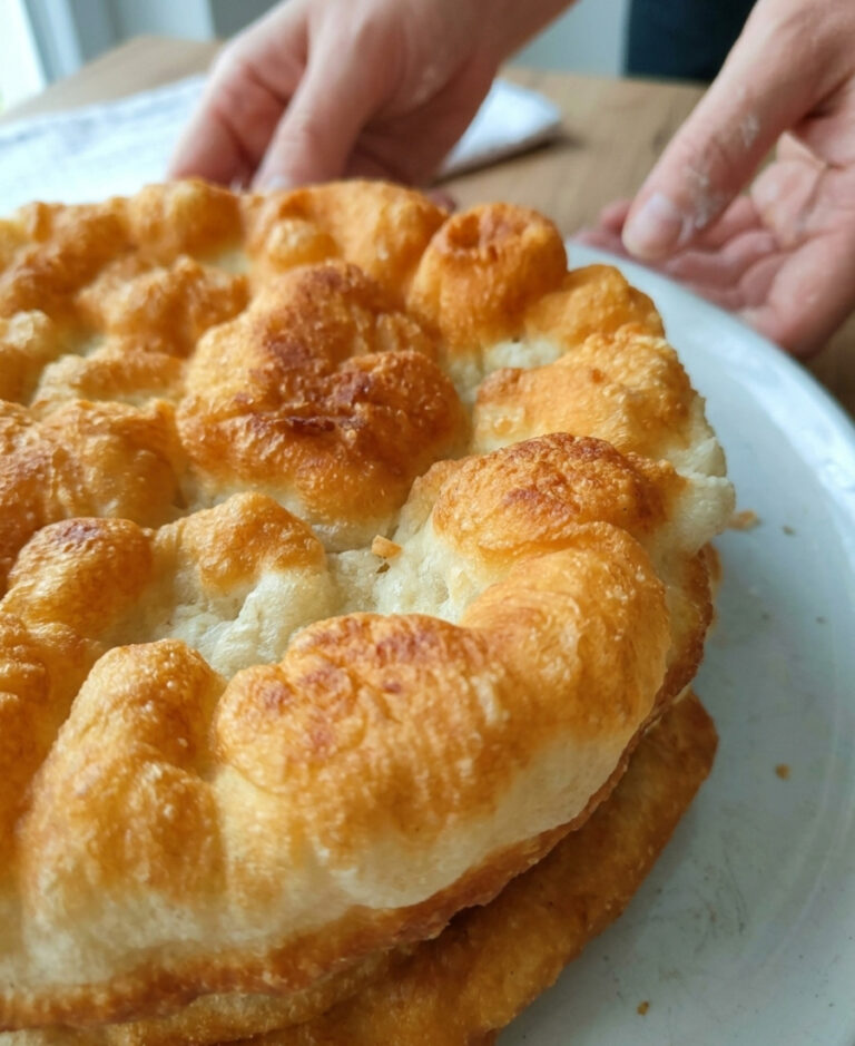 fb davno shukala tsey retsept naynizhnishi i naysmachnishi chasnykovi korzhyky na skovorodi retsept vid babusi na drizhdzhovomu tisti 49009