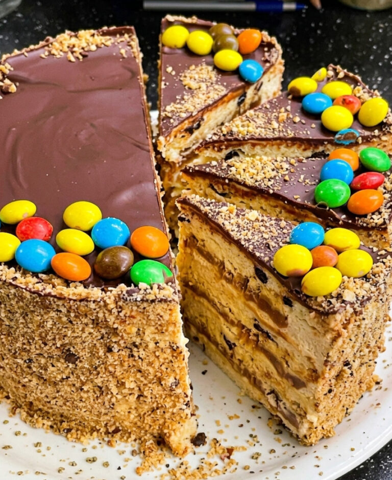 fb tsey plyatsok pidkoryue z pershoho shmatochka naysmachnishyy tort kapitan kukis hotuetsya prostishe nizh zdaetsya 127096 1