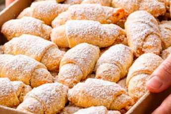 fb za tsym retseptom pechu nashym zahysnychkam pechyvo rohalyky na smaltsi kryhke i duzhe smachne 131500