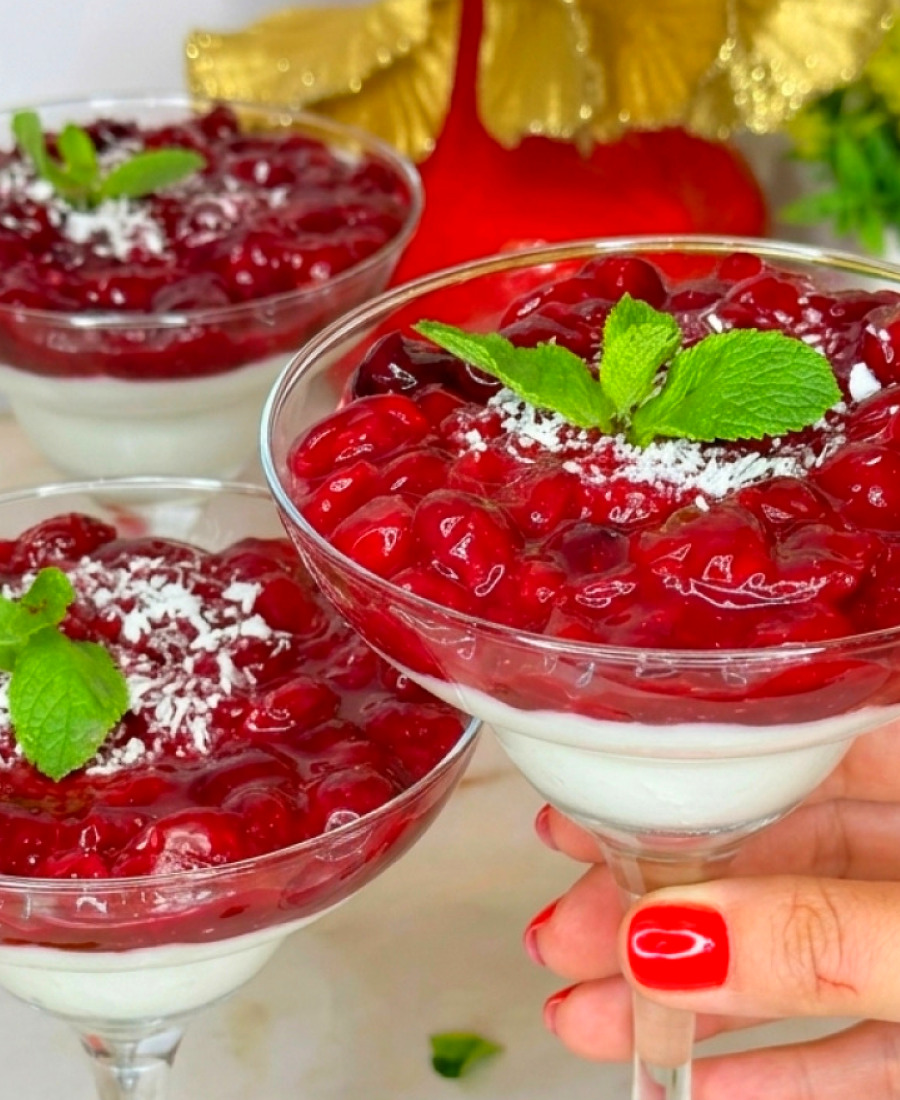 Готуйте хоч все літо і не набридне! 🍒 Фантастичний десерт з вишнею та кокосом. Готується швидко, з’їдається ще швидше!