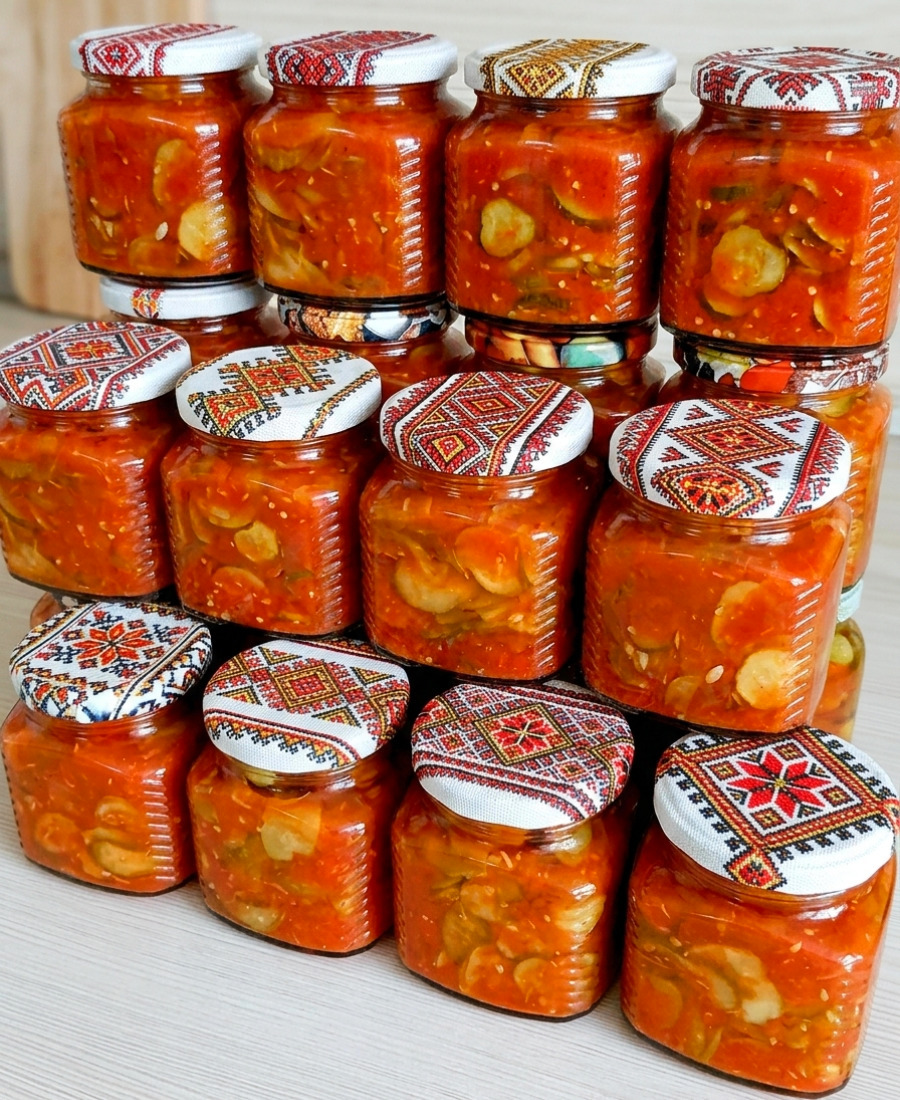 Лечо з огірків на зиму: неймовірно смачний салат, який Вам сподобається