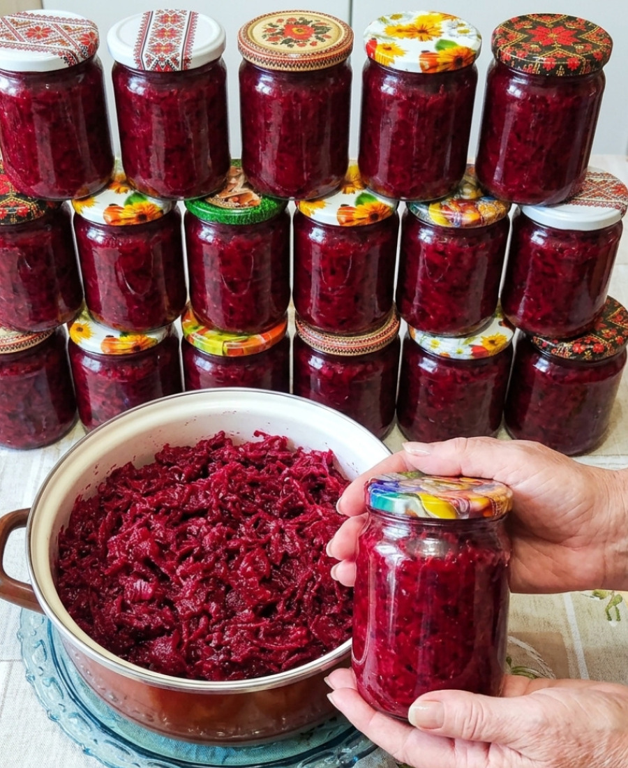 Французька бурякова ікра – хороша і на бутерброд, і як салат, і в якості добавки в борщ (дуже класний рецепт на зиму)