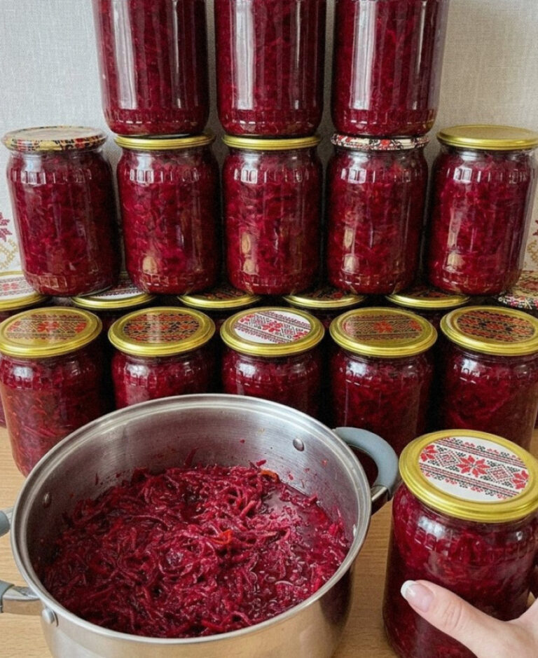 fb borschova zapravka na zymu z odniei banky vyhodyt kastrulya smachnoho borschu dlya vsiei rodyny retsept perevirenyy chasom 53392 1